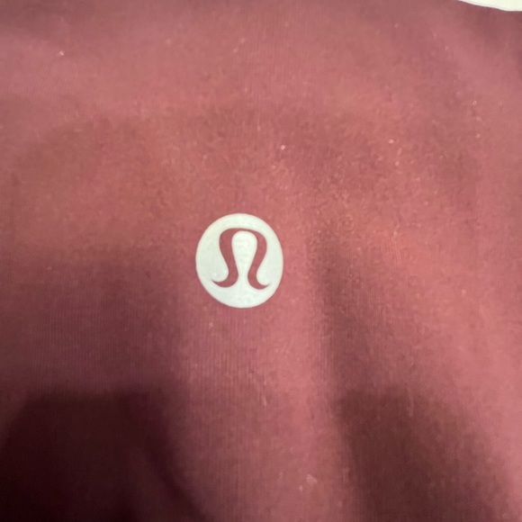 EUC Lululemon crop leggings with mesh detail - Picture 5 of 10